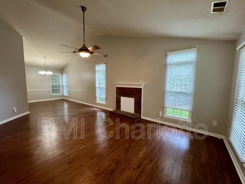 10504 Grassy Plain Ct property image