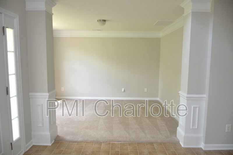 Lovely 4 bed/3 bath home in Curtis Pond community! property image