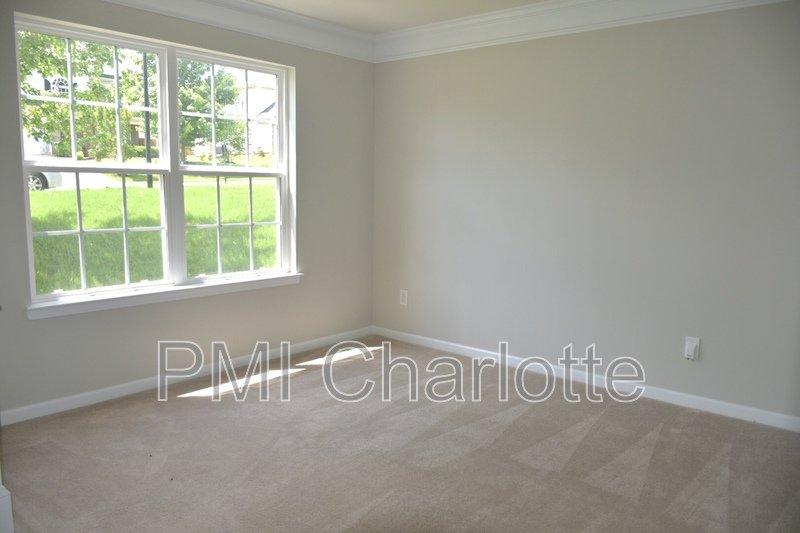 Lovely 4 bed/3 bath home in Curtis Pond community! property image