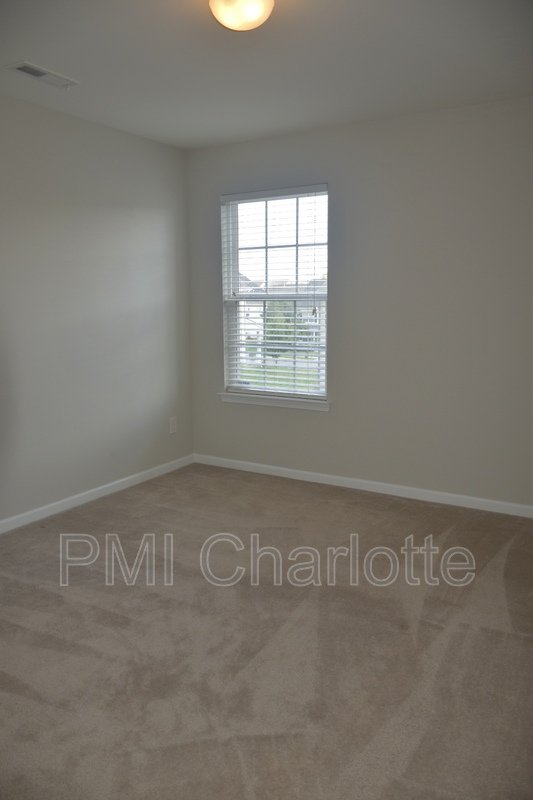 Lovely 4 bed/3 bath home in Curtis Pond community! property image