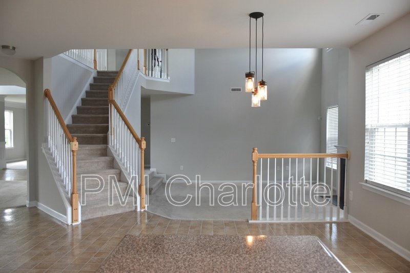 Lovely 4 bed/3 bath home in Curtis Pond community! property image