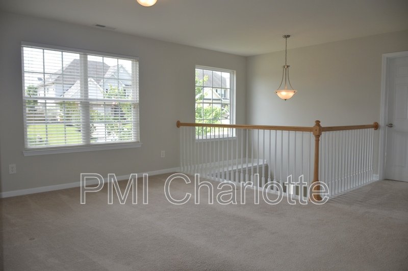 Lovely 4 bed/3 bath home in Curtis Pond community! property image