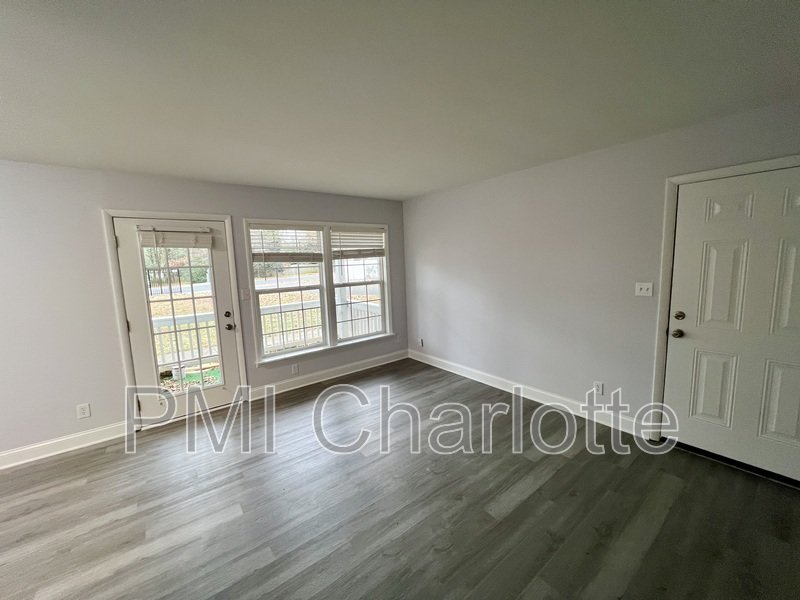 831 Mcalway Rd property image