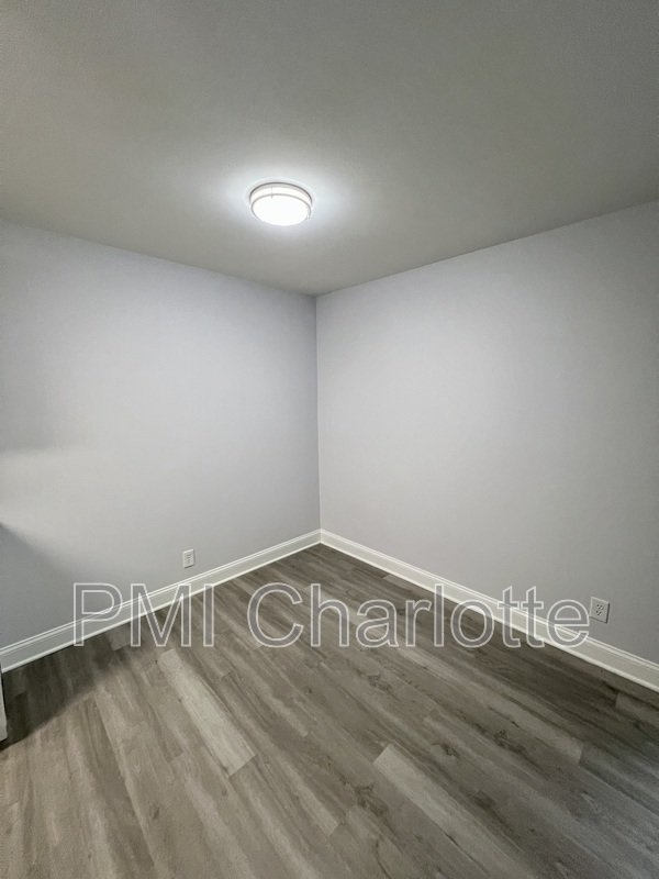 831 Mcalway Rd property image