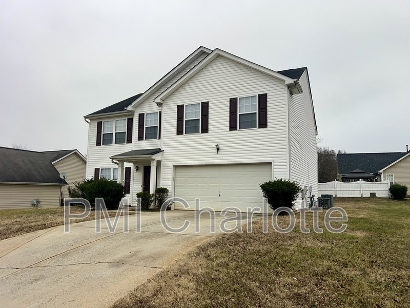 Large, 3 Bedroom Boulder Creek House for Rent property image