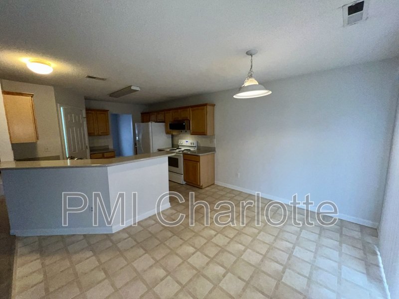 Large, 3 Bedroom Boulder Creek House for Rent property image