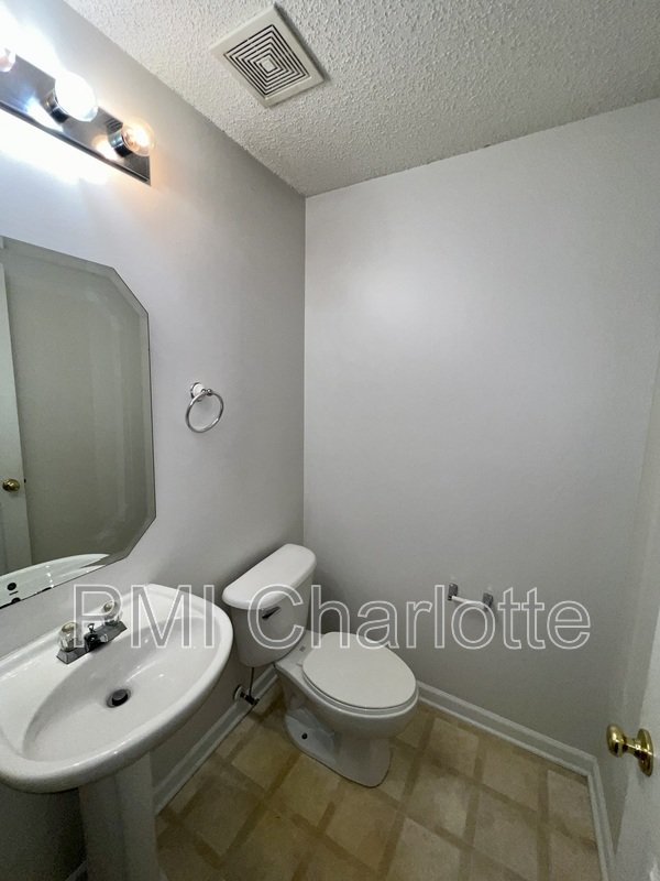 Large, 3 Bedroom Boulder Creek House for Rent property image