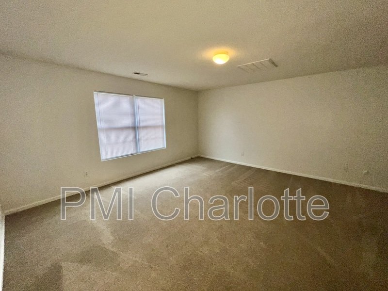 Large, 3 Bedroom Boulder Creek House for Rent property image