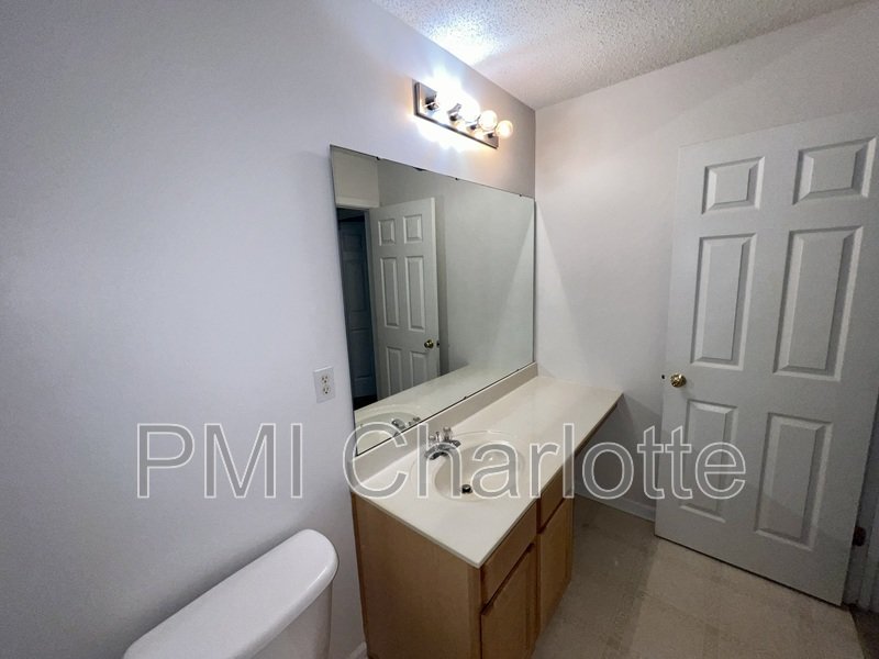 Large, 3 Bedroom Boulder Creek House for Rent property image