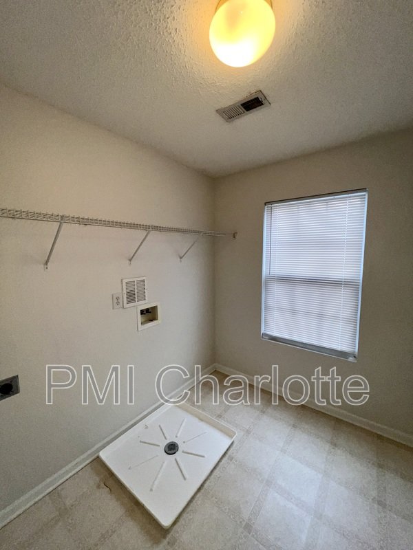 Large, 3 Bedroom Boulder Creek House for Rent property image