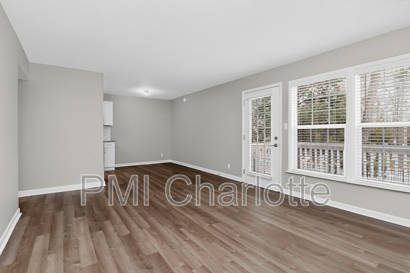 831 Mcalway Rd Apt 8 property image