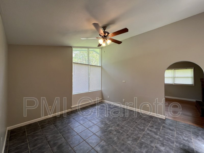 3 bed ranch near Plaza Midwood available property image