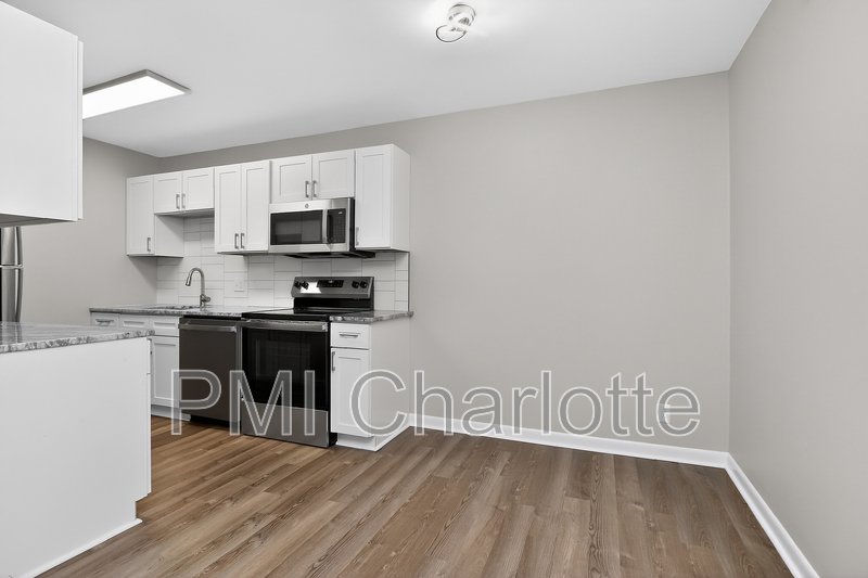 831 Mcalway Rd Apt 8 property image