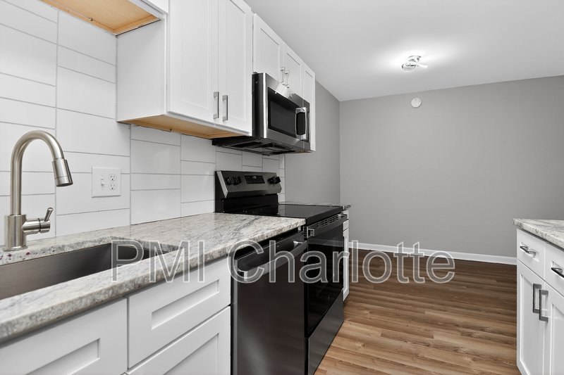 831 Mcalway Rd Apt 8 property image