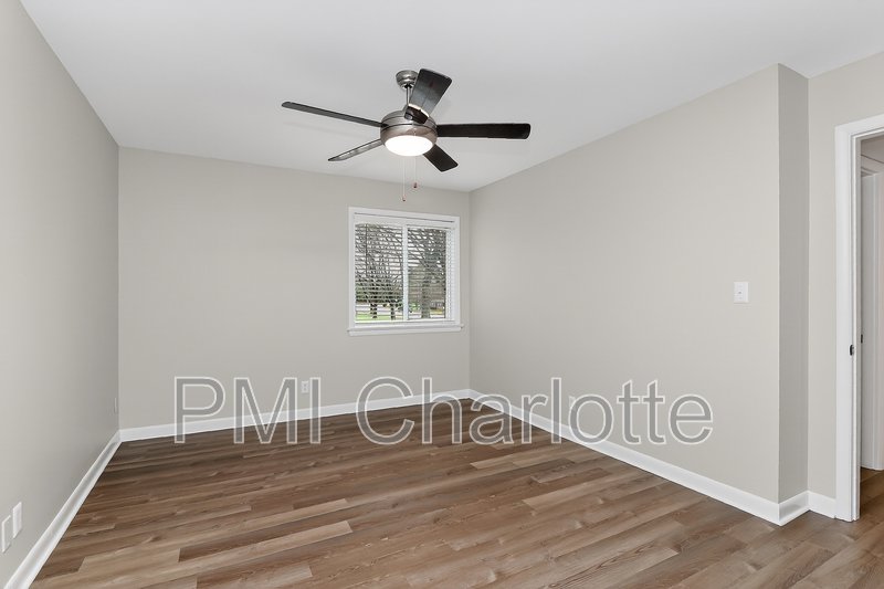 831 Mcalway Rd Apt 8 property image