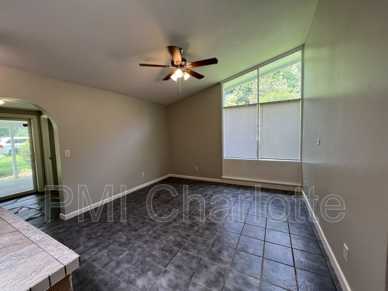 3 bed ranch near Plaza Midwood available property image