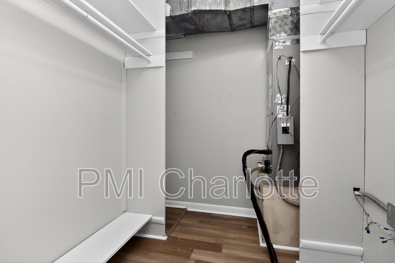 831 Mcalway Rd Apt 8 property image