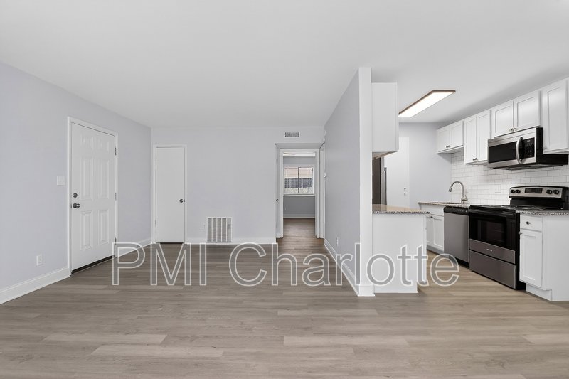 831 Mcalway Rd Apt 2 property image