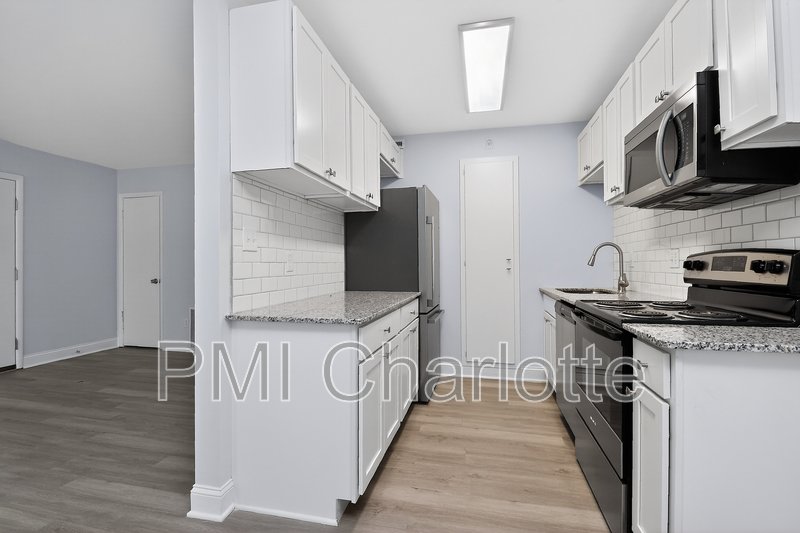 831 Mcalway Rd Apt 2 property image