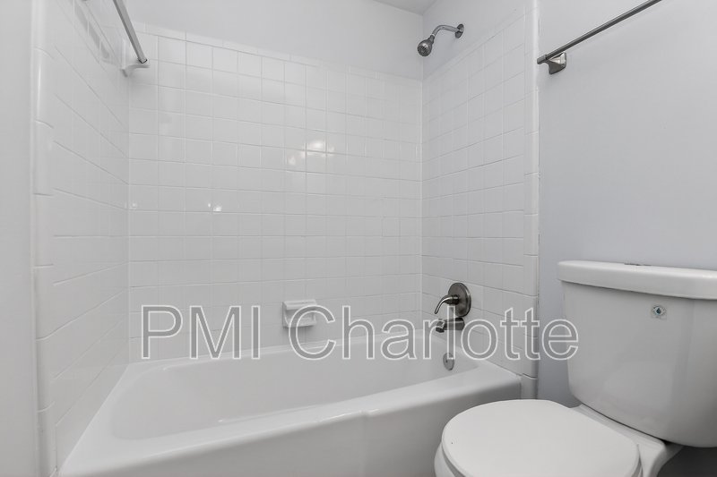 831 Mcalway Rd Apt 2 property image