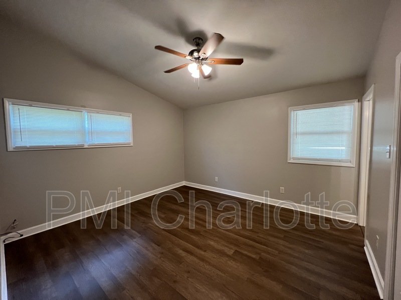 3 bed ranch near Plaza Midwood available property image