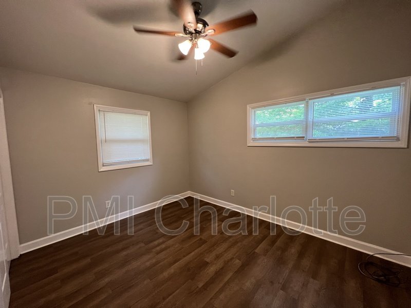 3 bed ranch near Plaza Midwood available property image
