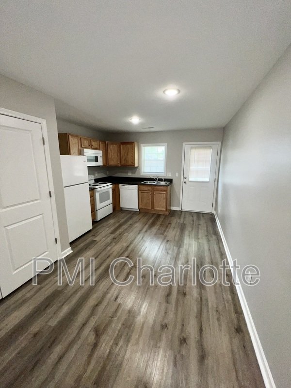 729 Fisher Ferry St Apt E property image