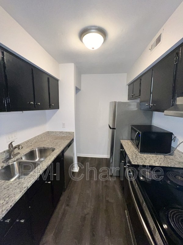 2 Bedroom Condo Near UNCC Available property image