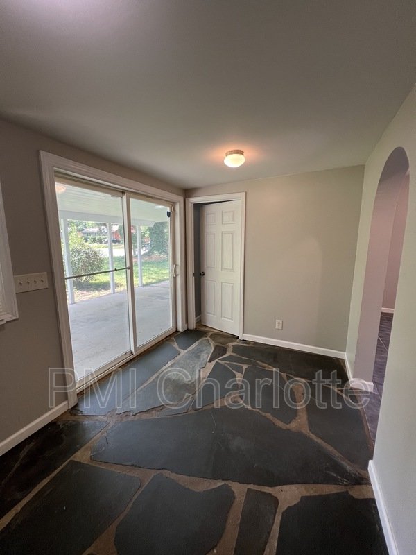 3 bed ranch near Plaza Midwood available property image