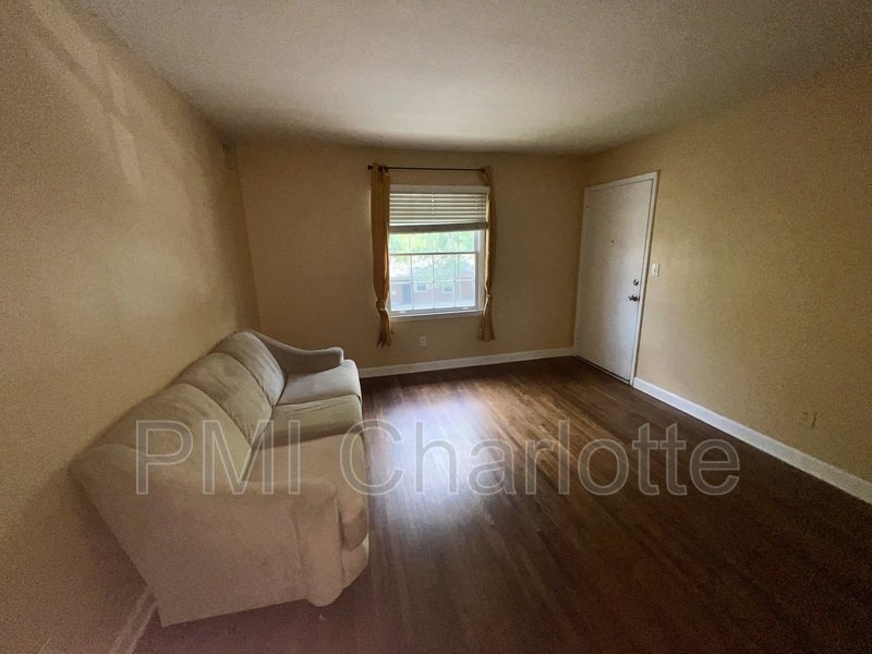 Charming Cotswold Condo Available property image