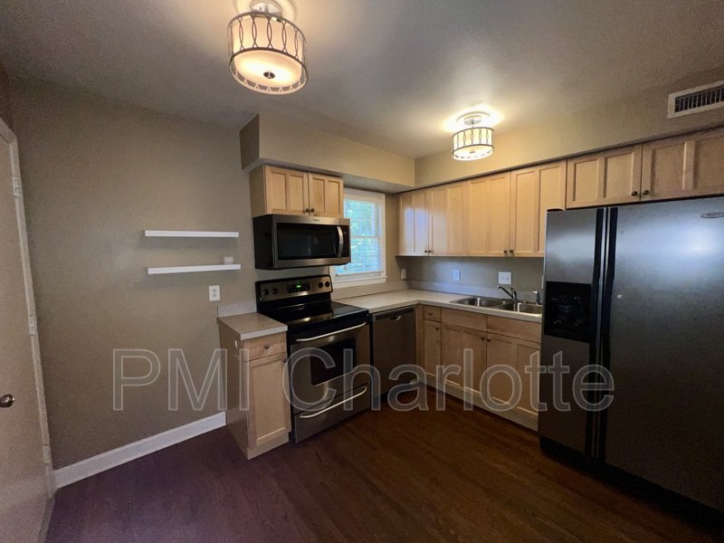 Charming Cotswold Condo Available property image