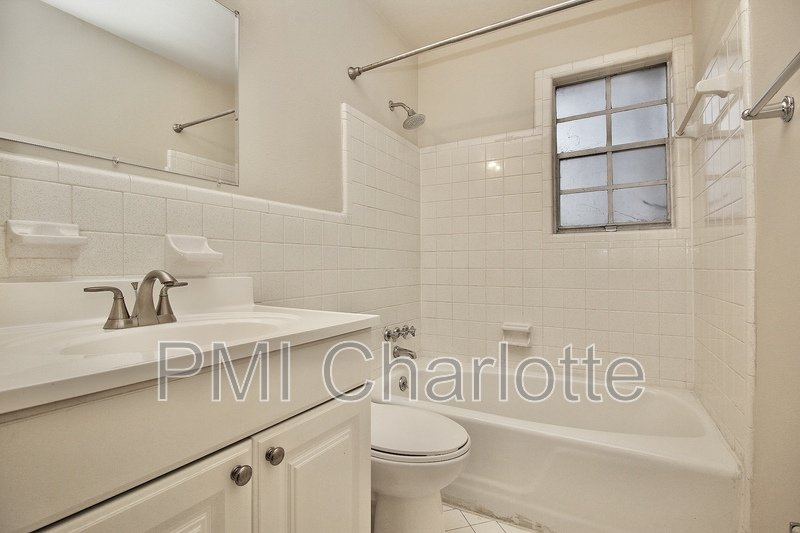 Charming Cotswold Condo Available property image