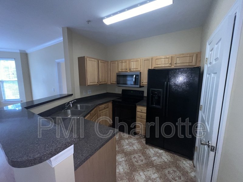 Walnut Creek Penthouse Condo Available property image