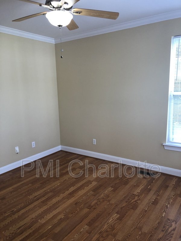 Walnut Creek Penthouse Condo Available property image