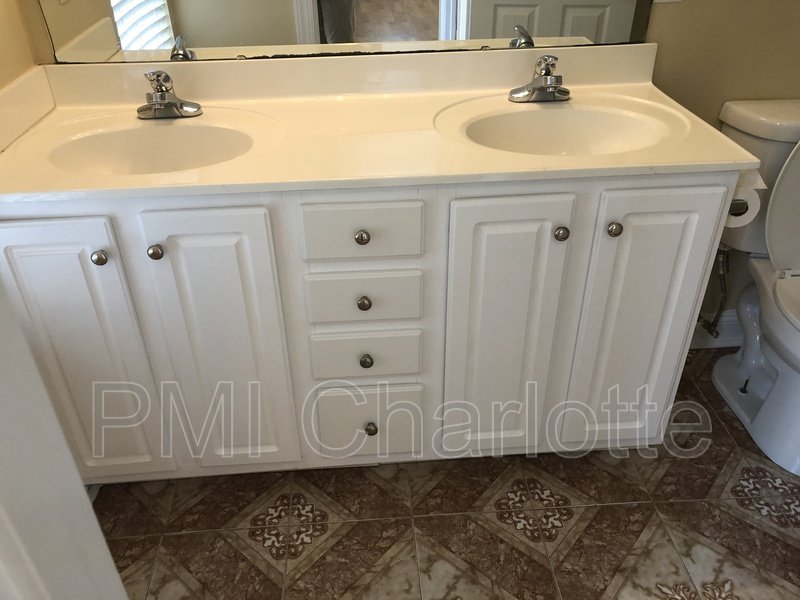 Walnut Creek Penthouse Condo Available property image