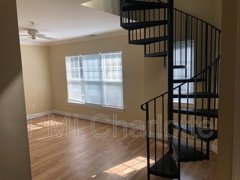 Walnut Creek Penthouse Condo Available property image
