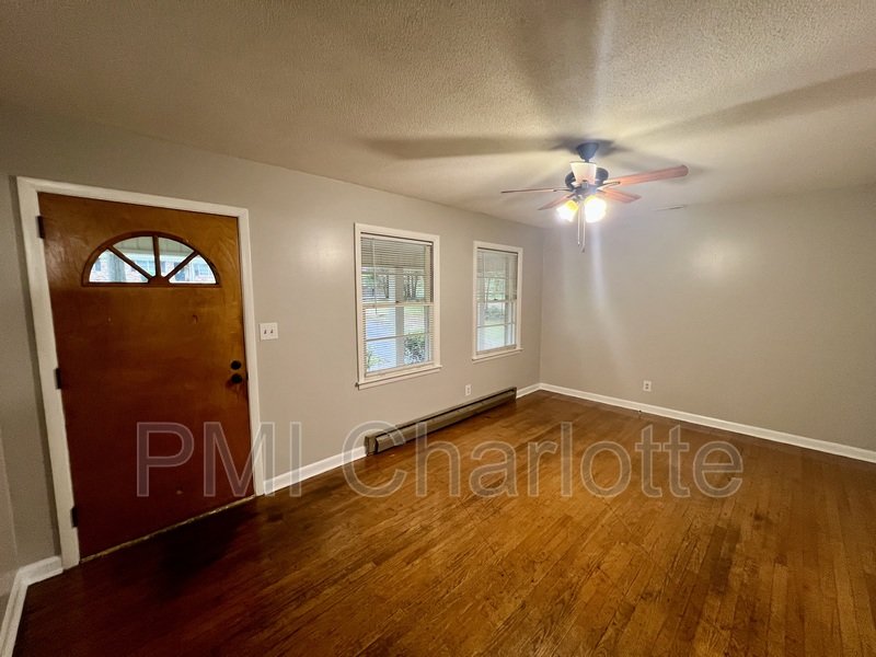 Spacious Ranch with Walkout Basement Available for Rent property image