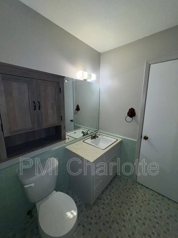 Spacious Ranch with Walkout Basement Available for Rent property image