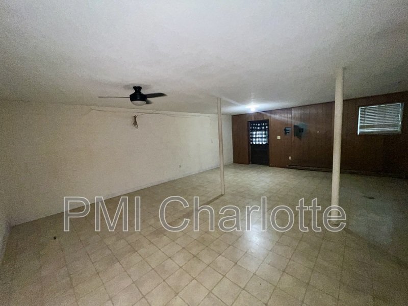Spacious Ranch with Walkout Basement Available for Rent property image