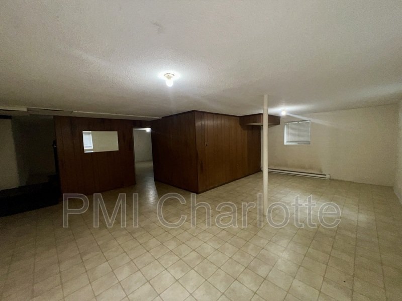 Spacious Ranch with Walkout Basement Available for Rent property image
