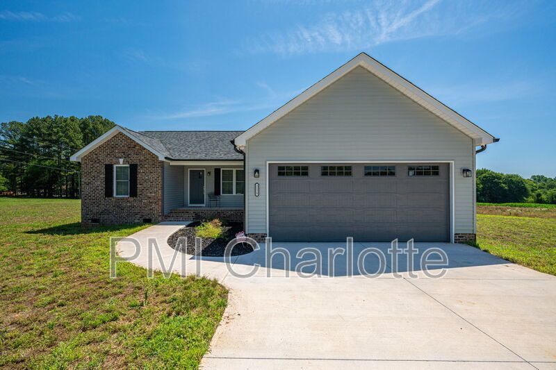 Practically New Shelby Ranch Available for Rent property image