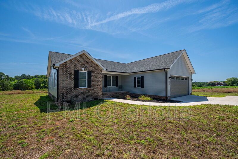 Practically New Shelby Ranch Available for Rent property image