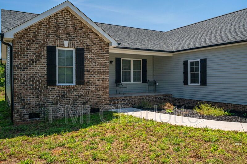 Practically New Shelby Ranch Available for Rent property image
