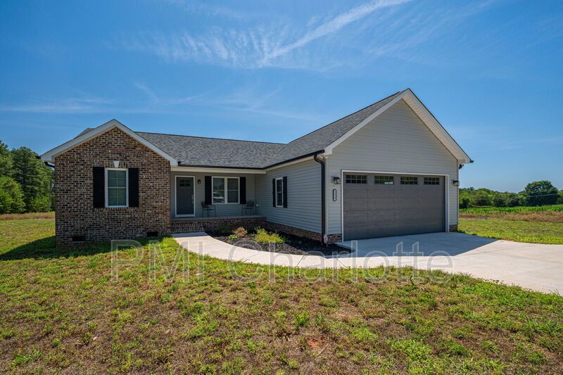 Practically New Shelby Ranch Available for Rent property image