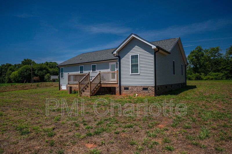 Practically New Shelby Ranch Available for Rent property image