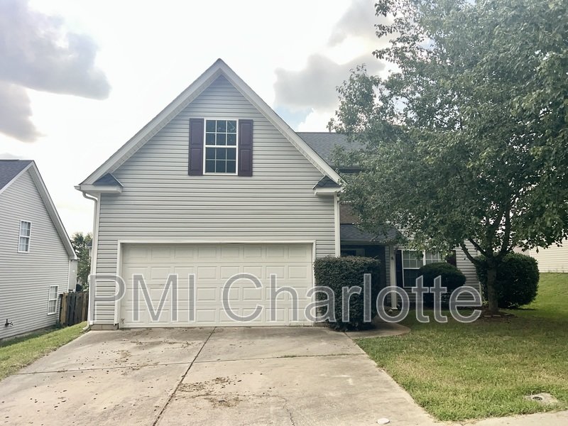 Home in desirable Riverwalk Community property image