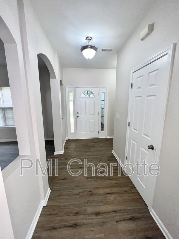 Home in desirable Riverwalk Community property image