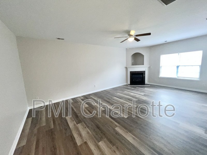Home in desirable Riverwalk Community property image