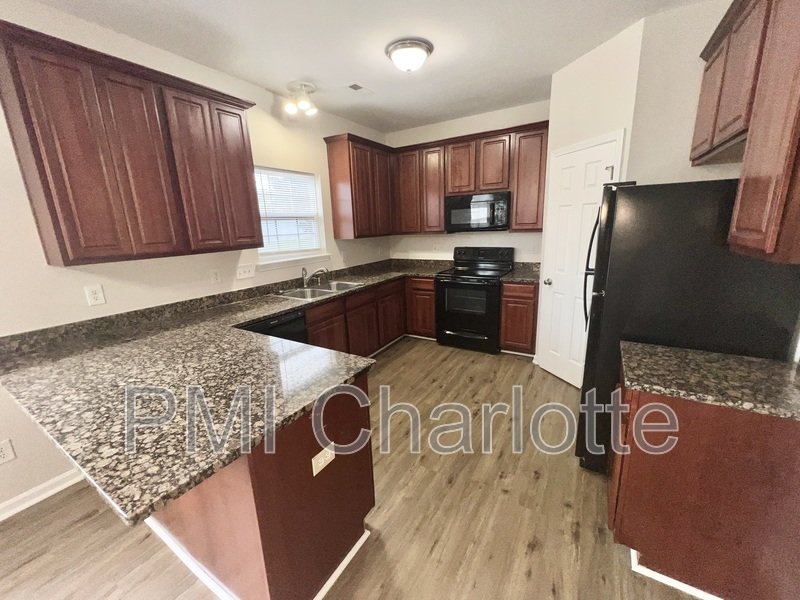 Home in desirable Riverwalk Community property image