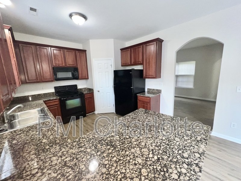 Home in desirable Riverwalk Community property image
